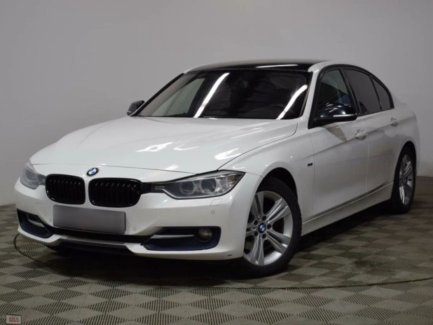 Автомобиль BMW, 3 серии, 2014 года, AT, пробег 112000 км