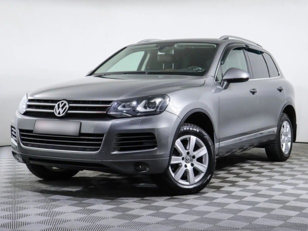 Автомобиль Volkswagen, Touareg, 2014 года, AT, пробег 128000 км